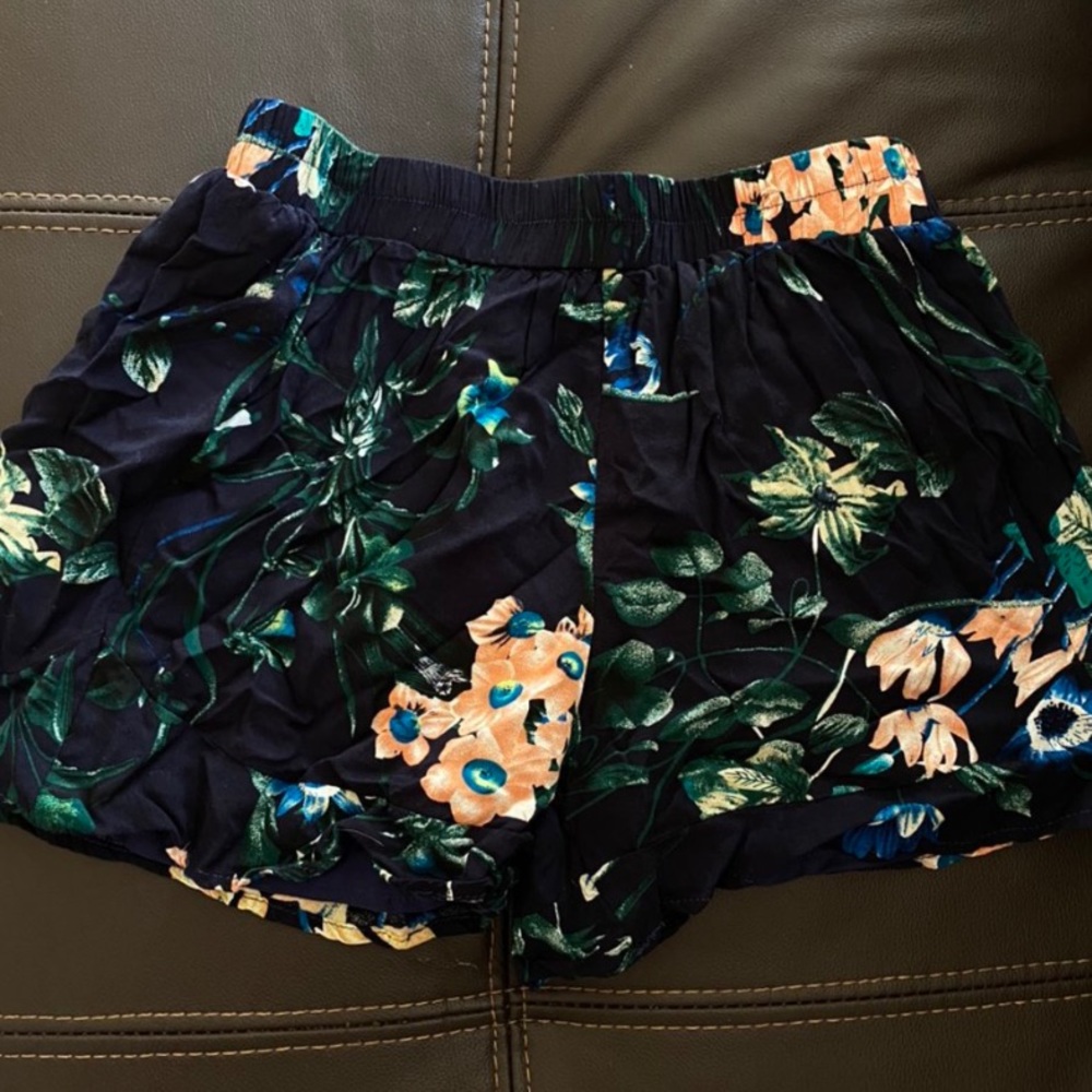 cute flowy stretchy floral shorts